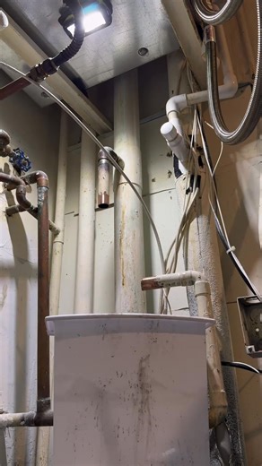 Replace leaking ball valve .#plumbing #plumbinglife #plumbingproblems #plumbingtools #plumbingservices | Robbytheplumber