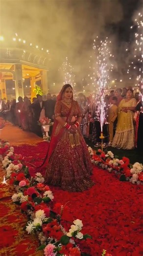 Best flowers entry and cold pyro with the beautiful bride #youtube #trendingshorts #weddingvibes