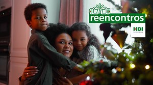 9.8K views · 47 reactions | O tão esperado momento de reencontro chegou. Que esse abraço apertado dure a vida toda!  São os nossos votos de boas festas e que em 2022 estejamos cada vez mais próximos. #ReencontrosHDI Assista ao nosso vídeo! | HDI Seguros Brasil | Facebook