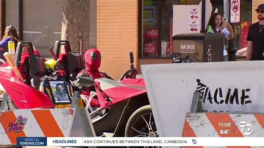 COMIC-CON DAY 2: The streets of the Gaslamp Quarter come alive