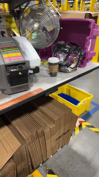 Amazon Warehouse Order Packing Process