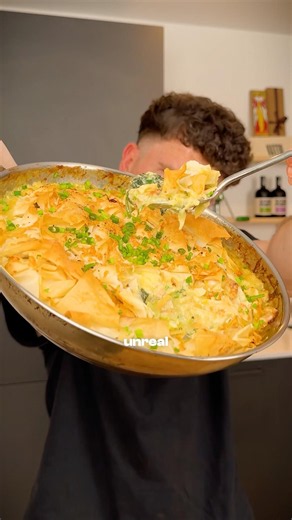 One Pan Filo Fish Pie 🥧 Recipe in the description ⬇️ #onepanrecipe #fishpie #pie