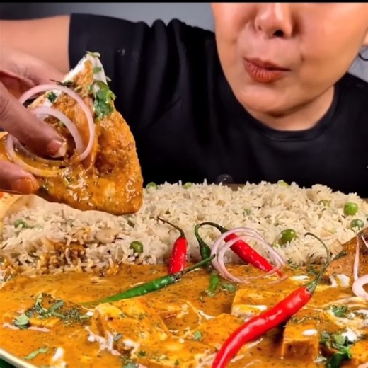 Butter paneer samosa, rice🤤🩷 @DikshaPatgiri#mukbang #asmrfood #spicy #eating #samosa#butterpaneer