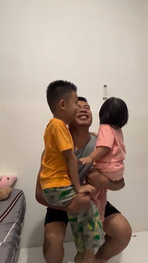 Me: leg day. Kids: amusement park ride😂 | Romel Estibat Nabalitan