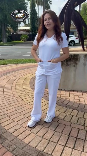🎥 ¡Escucha el testimonio de una de nuestras estudiantes graduadas del curso de CNA! 💙 Ella comparte su experiencia, cómo logró alcanzar su meta y comenzar su camino en el área de la salud. 🌟 ¡Tú también puedes lograrlo! #newstartschool #CNA #TestimonioEstudiantil #GraduadosCNA #CarreraEnSalud #FuturoEnSalud #ClasesCNA #ÉxitoEstudiantil | New Start School