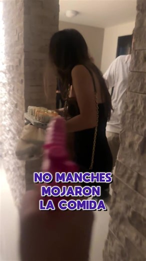 Lo eliminé y destruí su comida en el proceso 😭 Juega SLAP, nadie ni nada está a salvo #broma #comedia #parati #juego #playslap #escuela #tampico #mexico