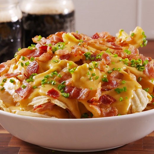 797K views · 3K shares | These cheese sauce on these Irish Nachos is...