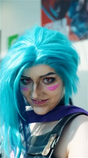 🩵AMAZING Jinx Cosplay from Arcane🩵 League of Legends at GamesCon