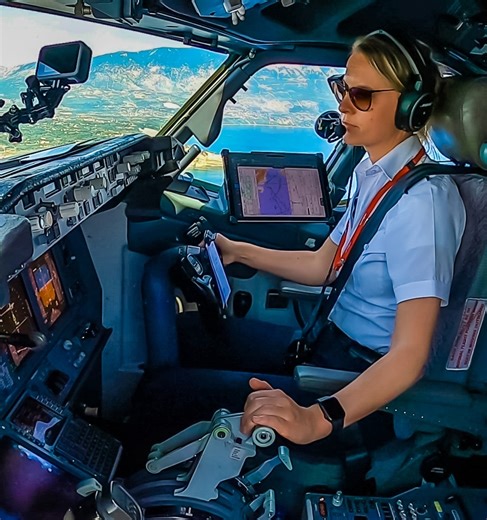 361K views · 8.5K reactions | ✈️ Norwegian Boeing 737-800 landing at Kefalonia Greece | Just Planes | Facebook