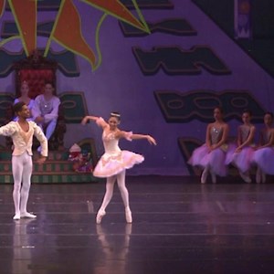 The exquisite Nayara Lopes and Jonathan Batista dance the pas de deux of the Sugar Plum Fairy and Cavalier of CFB’s The Nutcracker. This pas de deux is among the final scenes of the performance and is danced each year by international guest artists. CFB’s 2018 production will feature Boston Ballet Principal: Dusty Button and João Pedro Sampaio. Central Florida Ballet’s Nutcracker returns December 15-16, 2018 at the Linda Chapin Theater in Orlando, FL! Tickets are going quickly at centralfloridab