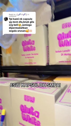 Exploring Unique Blue and Gold ESW Product Packaging