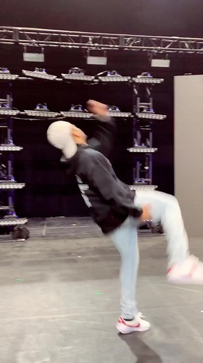 Broken Clock Woah!💁🏻‍♂️ #brokenclockwoah #woaaahh #foryoupage #fypage #trending #fyp