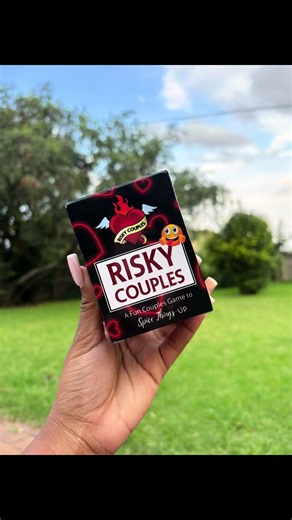 Risky Couples Card Game: Fun & Challenges