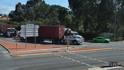 7K views · 24 reactions | CLEARED Traffic flowing TRUCK BREAKDOWN – KWINANA FREEWAY NORTHBOUND EXIT TO LEACH HIGHWAY, BRENTWOOD Centre lane blocked Traffic slow on approach Drive with caution #perthtraffic Follow us on X @Perth_Traffic and Instagram @perthtraffic | Main Roads Western Australia | Facebook