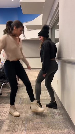 when you friend sees you tik tokking alone #footshakechallenge #footchallenge #footshakedance @nikkihomanick