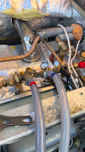 🔥 RAK PowerFlushing Ltd to the Rescue — Cold Conservatory Crisis Solved! 🔥 This customer just wasn’t feeling the heat… especially from the ice-cold conservatory radiator. No matter how high the thermostat went, that radiator refused to join the party. With our experience, we knew something was lurking beneath the surface — so out came the thermal imaging camera. One sweep and the truth lit up instantly: ❄️ Partially blocked pipework feeding the conservatory radiator, choking off the flow and l