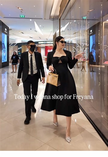 Shopping for my loves ✨💖 @Jacob & Co. #ออนสมฤทัย #aonsomrutai #JacobandCo #PEACEMINUSONE #PendulumThailand