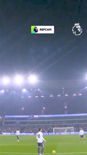 This is amazing insight 😯 Watch a Premier League match from the referee's POV, when Aston Villa hosted Man Utd in December 🤳 | Premier League