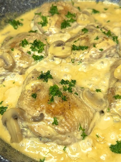 Ganito lang pala magluto ng Creamy Chicken with Mushroom! Napakasarap nito pero simple lang lutuin! Busog na naman! | Busog