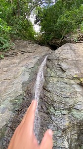 Mini falls sa Bicol napakalamig ng tubig. Habang kami ay nghuhuli ng isda nadaanan ko itong maliit na falls na sobrang lamig at linis ng tubig. Matatagpuan ito sa Barangay Patrocinio, Presentacion, Camarines Sur. #BicolRegion #bicolano #fisherman | John Rud Lirag Saba