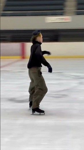 A guy without a hoodie attempts a triple toe loop #figureskating #Hiroshima #bigwave #adultskater...