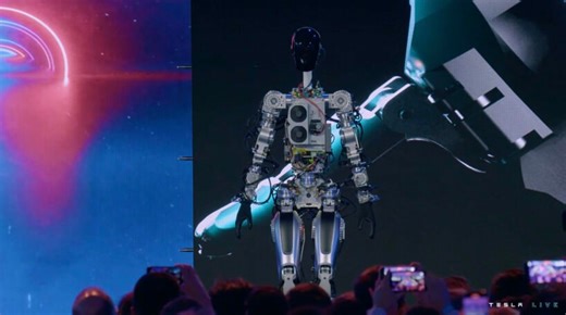 AI experts react to tesla's new 'optimus' bot prototype demo