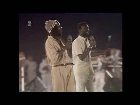 Toure Kunda - Mandela en France (LIVE). #tourekunda #mandela #humanrights