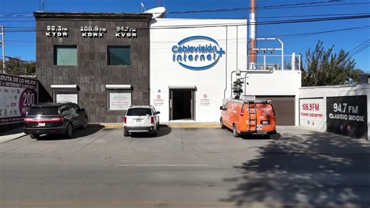 PROMOCIONAL NAVIDEÑO 2025 Esta Navidad celebramos contigo al gran equipo que te mantiene siempre conectado. Cablevision Internet y Radio , unidos para llevar alegría a cada hogar. Gracias por ser parte de nuestra familia, felices fiestas. 🎄✨ 📷 Créditos Fotografía y edición: Aldo Espinosa Ramos Producción y dirección: Larissa Calderón Rodriguez | Cablevisión Internet