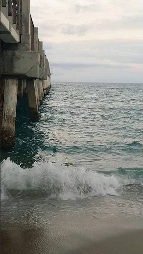 Waves 🌊 Lake Worth Beach Pier, Florida, USA 🗽 Amazing Atlantic Ocean 🏖 #ocean #atlanticocean