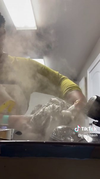 IYKYK My shampoo service is one of my most booked services! Yes! I do offer Cleansing services. This allows you to book a shampoo, wash & go or blow dry or even just a cleanse. Shampooing is the most important step to any service! Starting with clean hair really sets the foundation for any following service. Appointments Available Link in Bio #cashstyledyou #haircare #fyp #haircareprofessional #blackhair #silkpressmasters #healthyhair #naturalhair #southcarolinahair #yeahthatgreenvillehair #fran