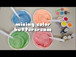 adding color to my buttercream icing