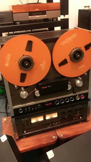 reel tape recorder TEAC F1
