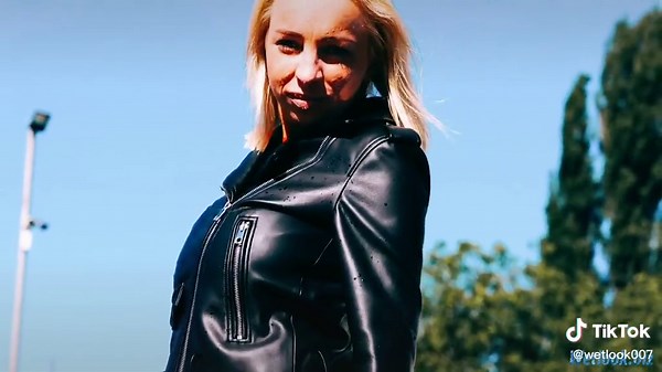 Sexy women in leather jacket swim in pool park #wetlook #pool #wetleather #wetleggings #jeans