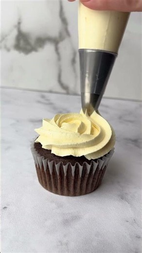 If you only ever make one frosting recipe, let it be this one! ☝️
