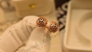 2.9K views · 447 reactions | Micro gold plated Italian tops ❤️ 2 year color warranty Price : 900/= free home delivery #earrings #gold #plated #style #stylish #gift | Meerzah.pk | Facebook