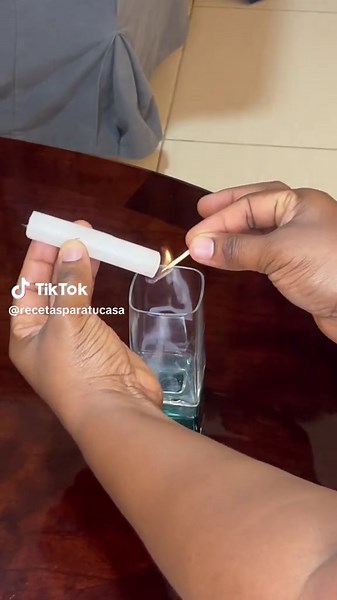 Vela infinita casera con aroma a canela y clavo