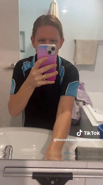 Good Quality Squeegee vs Poor Quality Squeegee