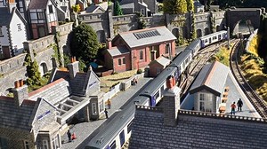 See the detail. Build with confidence. Metcalfe Models kits are designed for modellers who want realistic results without compromise. ✅ Laser-cut precision. ✅ Authentic British architecture. ✅ Models that look right on your layout. Watch the video, then browse the full range online and start your next project today. 👉 https://www.metcalfemodels.com/ | Metcalfe Models and Toys
