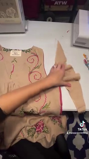 Just another vintage tablecloth upcycle ✂️ | Poppy Lu