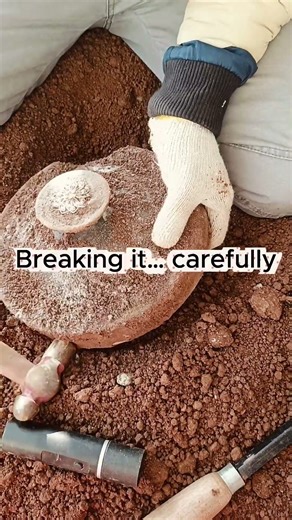 😱 I Found Something INSANE Underground! 💰 | Metal Detecting TreasureMetal ! Detecting Quest USA