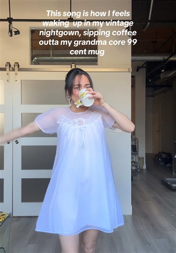 Vintage night dresses are for the girlies ☕️#vintagevibes #thrifted #lanadelreyaesthetic