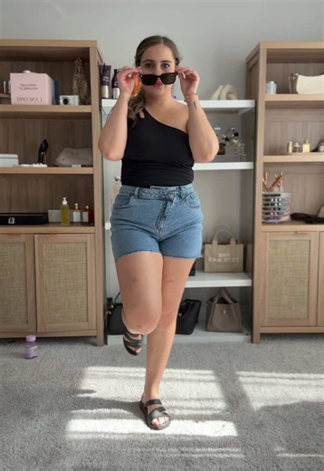 High waisted jean shorts that are actually stretchy AND comfortable?? 👀 Say less. These are my go-to denim shorts for summer fits—flattering, high rise, and pass the all-day comfort test 🙌 #OOTD #jeanshorts #shorts #highwaistedshorts