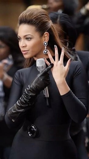 Beyoncé Best Dance Performance Ever! 🎤💃#shorts