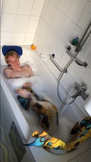 Bath time for Merman Ariel 🧜‍♂️💦🛁