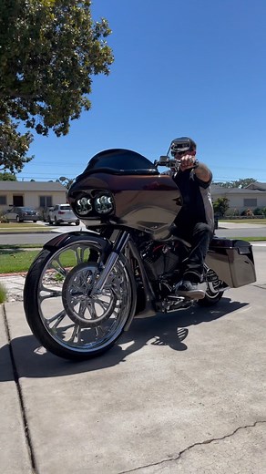 Mike’s Detailing Garage🇺🇸 . . Road Glide Dialed & Ceramic coated . . #westcoast #breakout #hotbike #sportster #dyna #softail #deluxe #roadking #roadglide #streetglide #vicla #califas #orange #oc #apehangers #lifebehindbars #shovelhead #panhead #knucklehead #vtwin #chopper #bobber #harleydavidson #shareyourharley #freedom | Mike’s Mobile Detailing