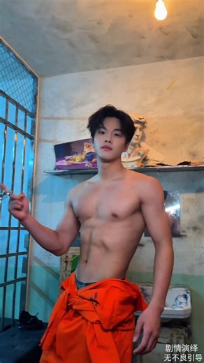 你就是那个新来的？~Daniel​ #fyp #gym #gay #mêtraiđẹp #fitness #muscle #muscleboy #contrast #abdominalmuscles