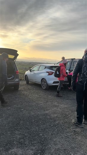 Up Devil’s Coach Road ⛰️ And across to Rocky Mountain 🌬️ A great frosty day in the Mournes. #MourneMountains #DevilsCoachRoad #RockyMountain #HikeNorthernIreland #hiking | Bob the Juggler