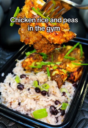 Chicken rice and peas in gym 🍱 #chicken #rice #peas #foodlover #fyp