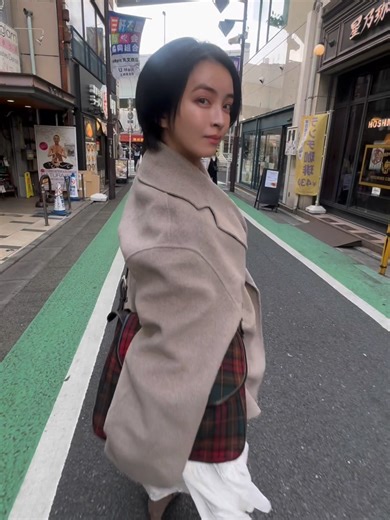 羽瀬ゆいの街中で突然走り出す行動