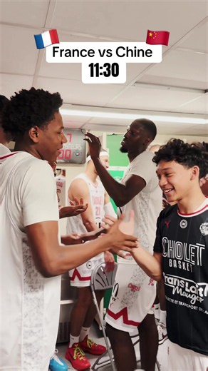 🇫🇷 Aaron et Amadou en 1/8ᵉ de finale de Coupe du Monde U17 face à la Chine ! 📺 11h30 aujourd’hui sur @beinsports_fr et la chaîne YouTube de @firstteam101 #CBFAMILY